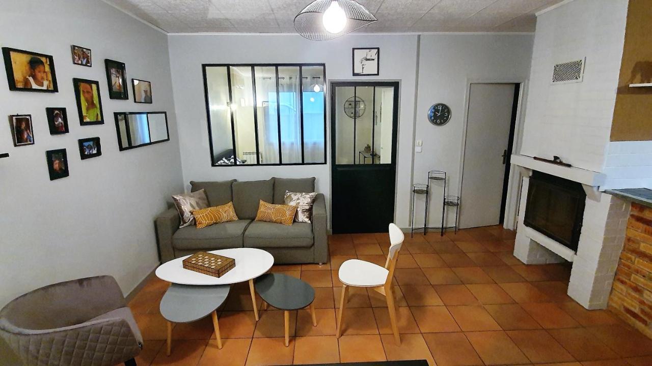 グジャン・メストラ Maison Terrasse Jardin Sans Vis-A-Vis Parking Animaux Acceptesヴィラ エクステリア 写真