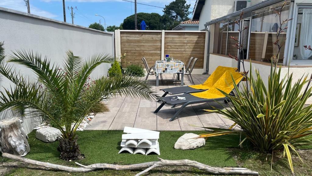グジャン・メストラ Maison Terrasse Jardin Sans Vis-A-Vis Parking Animaux Acceptesヴィラ エクステリア 写真